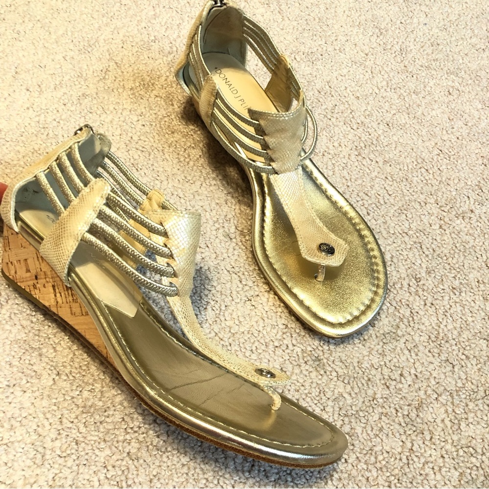 Donald J Pliner Sandals Dyna Gladiator Tan Champagne Thong Wedge Size 9.5